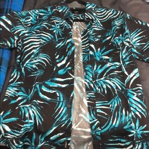 hawaiian short sleeve button up